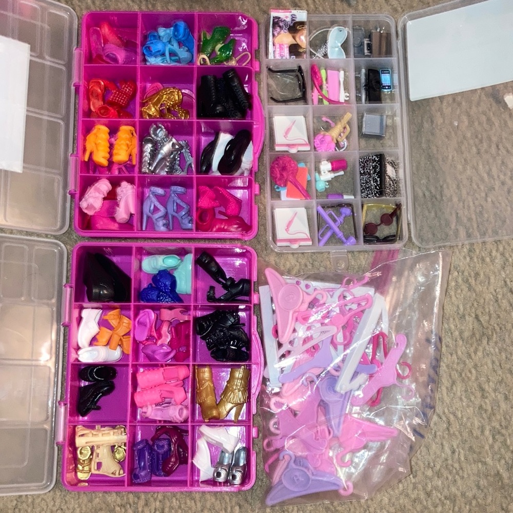 Barbie accessories